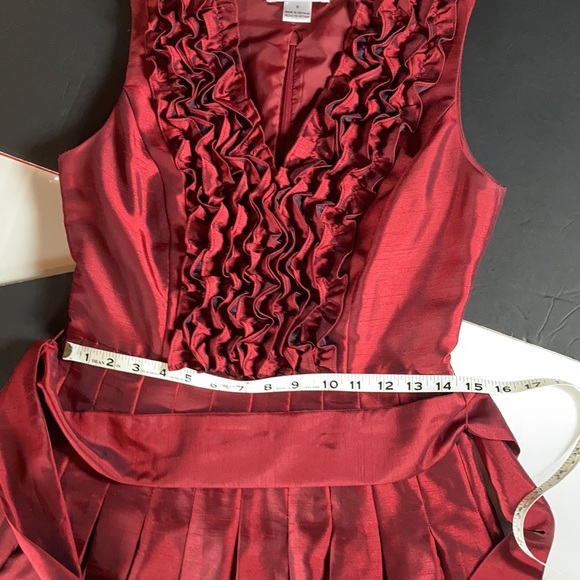 Jessica Howard Wine Colored Dress, Full Skirt, Beautiful! - Picture 5 of 7
